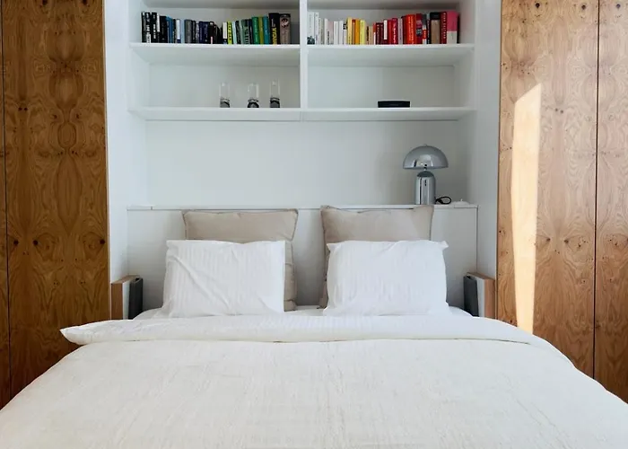 Modern - Metro & Plac Zbawiciela *