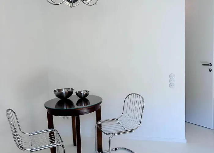 Modern - Metro & Plac Zbawiciela