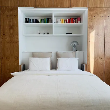 Modern - Metro&plac Zbawiciela *