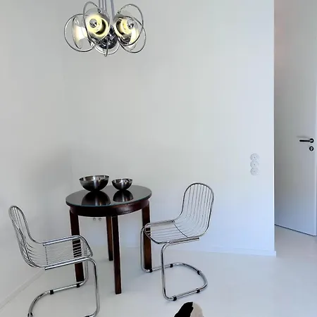 Modern - Metro&plac Zbawiciela